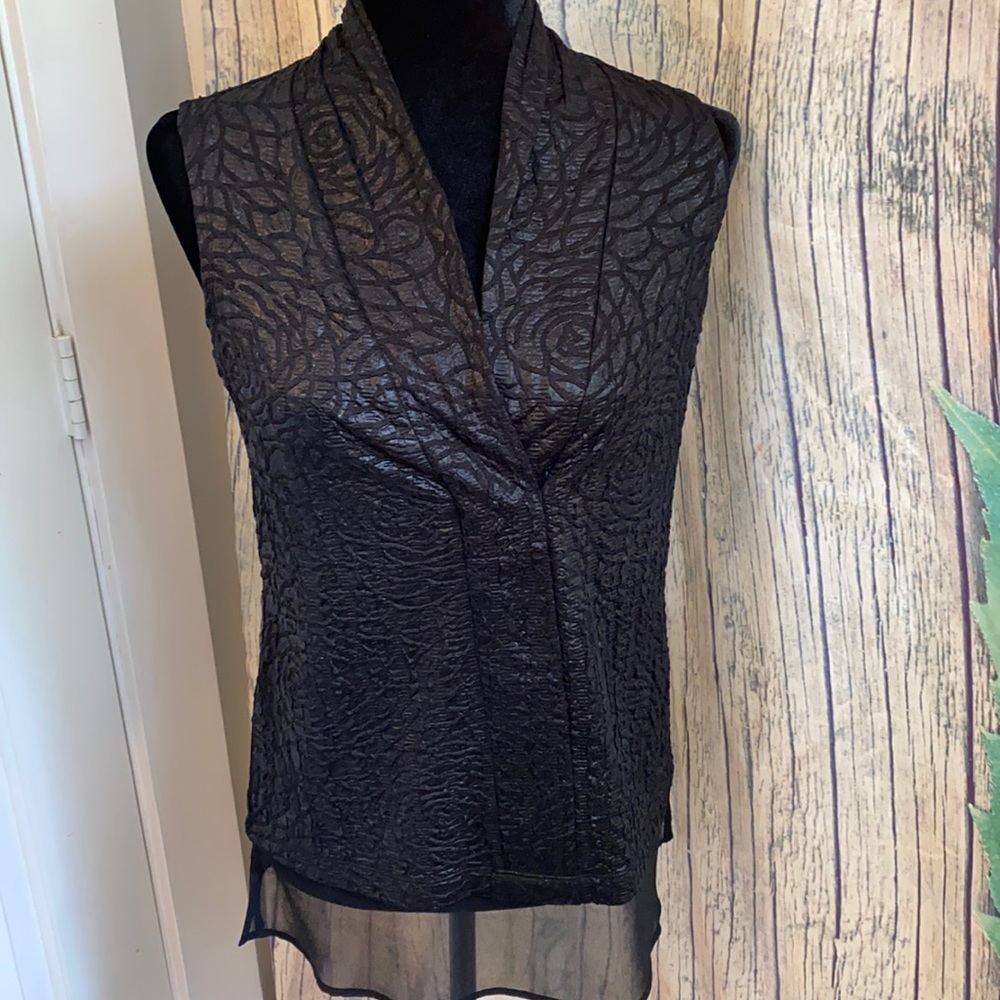 Vera Wang XS sleeveless top. Black